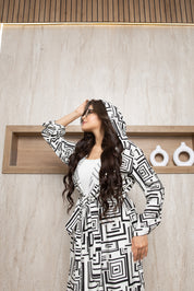 Chic Geometric 2-Piece Set – Black & White