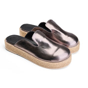 Modern Metallic Clogs - Dark gray