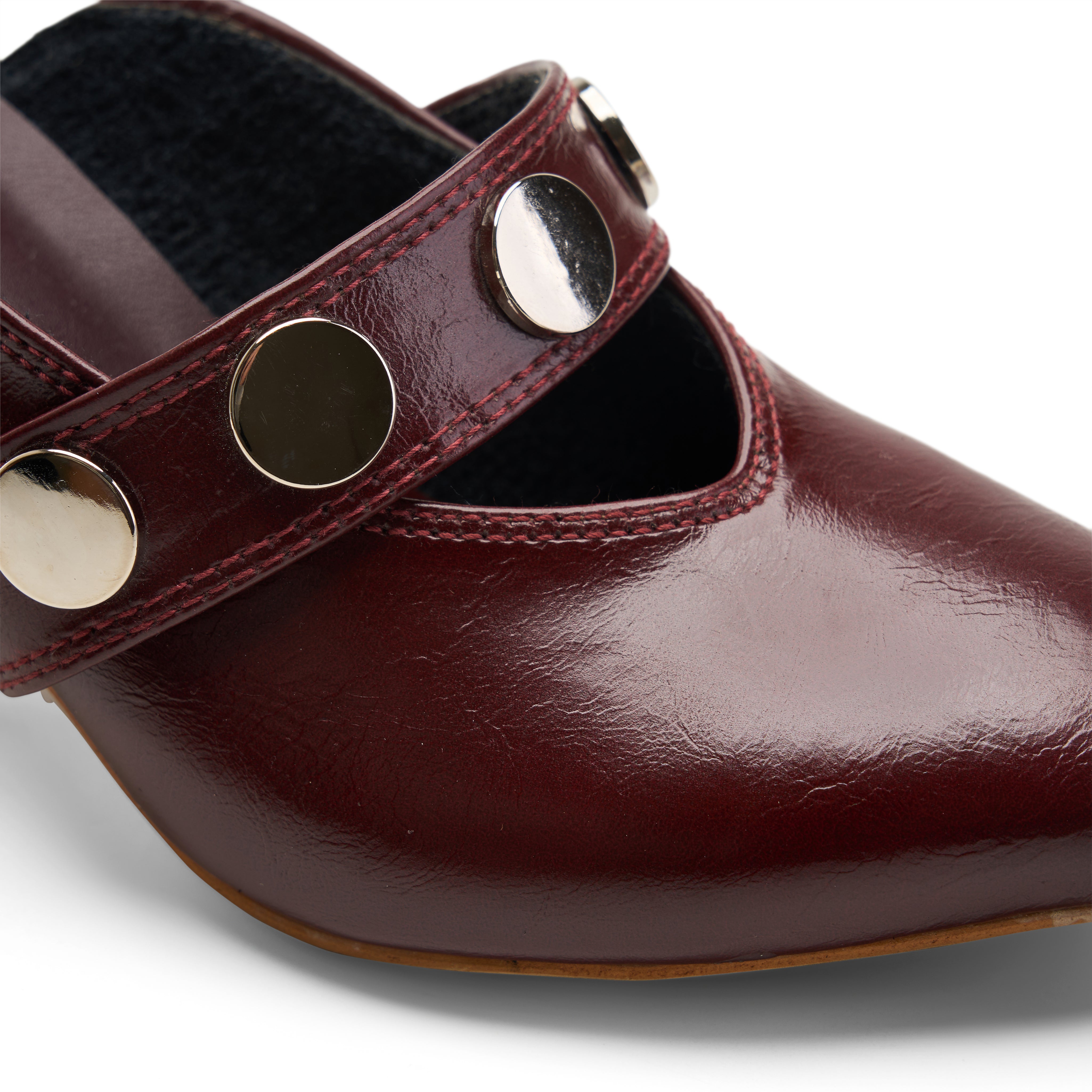 Metal-Detail Pumps - Maroon