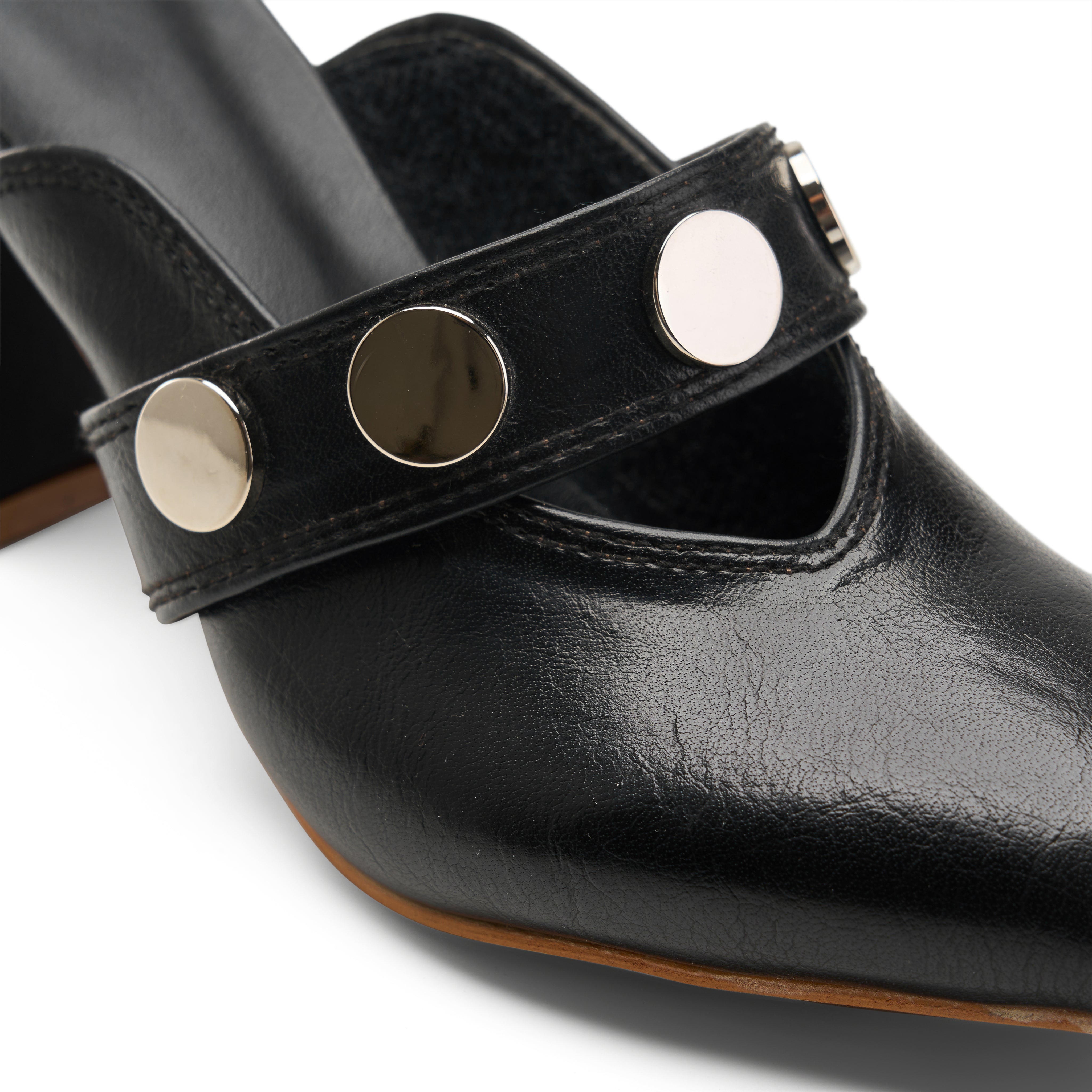 Metal-Detail Pumps - Black