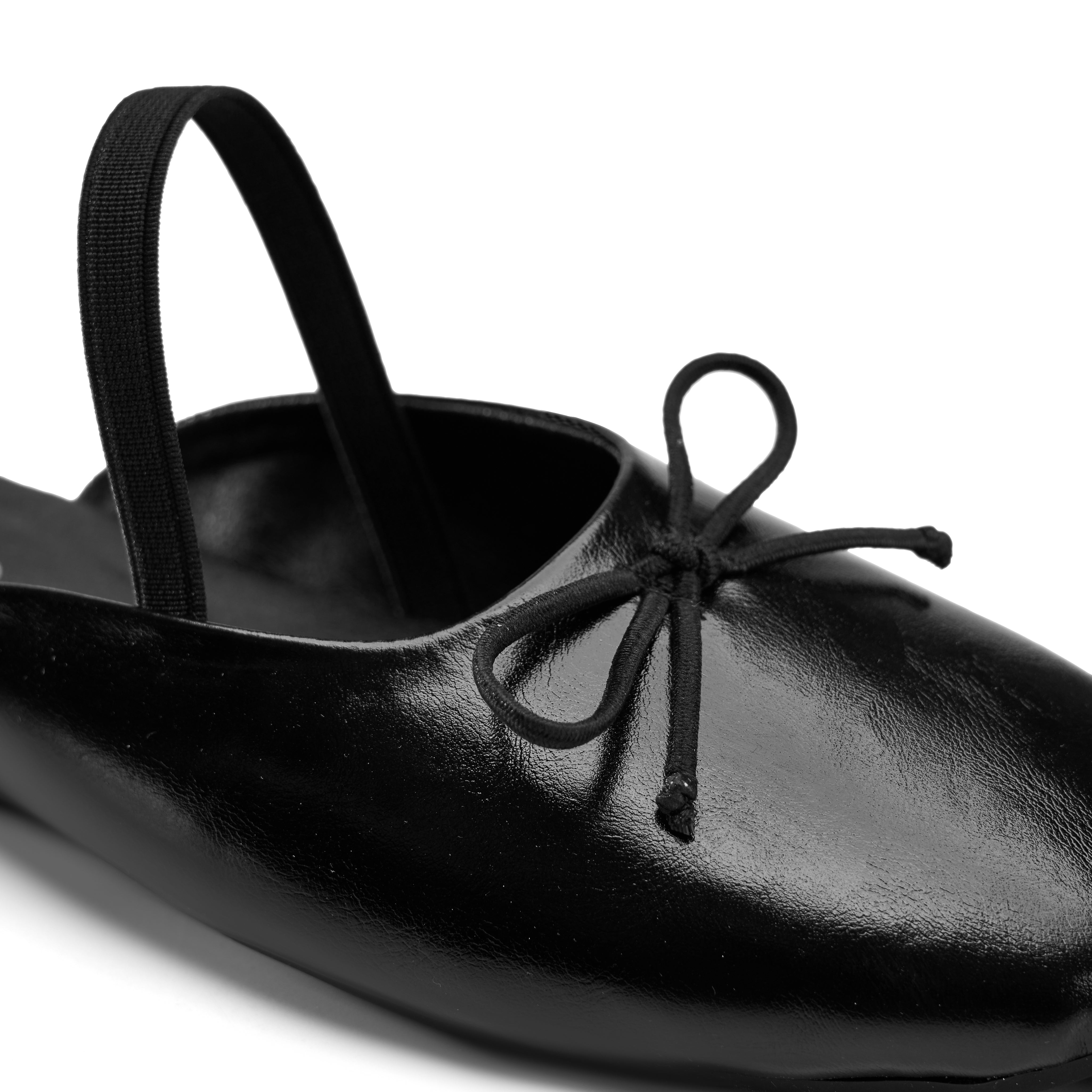 Minimalist Bow-Accent Flat Mules - Black