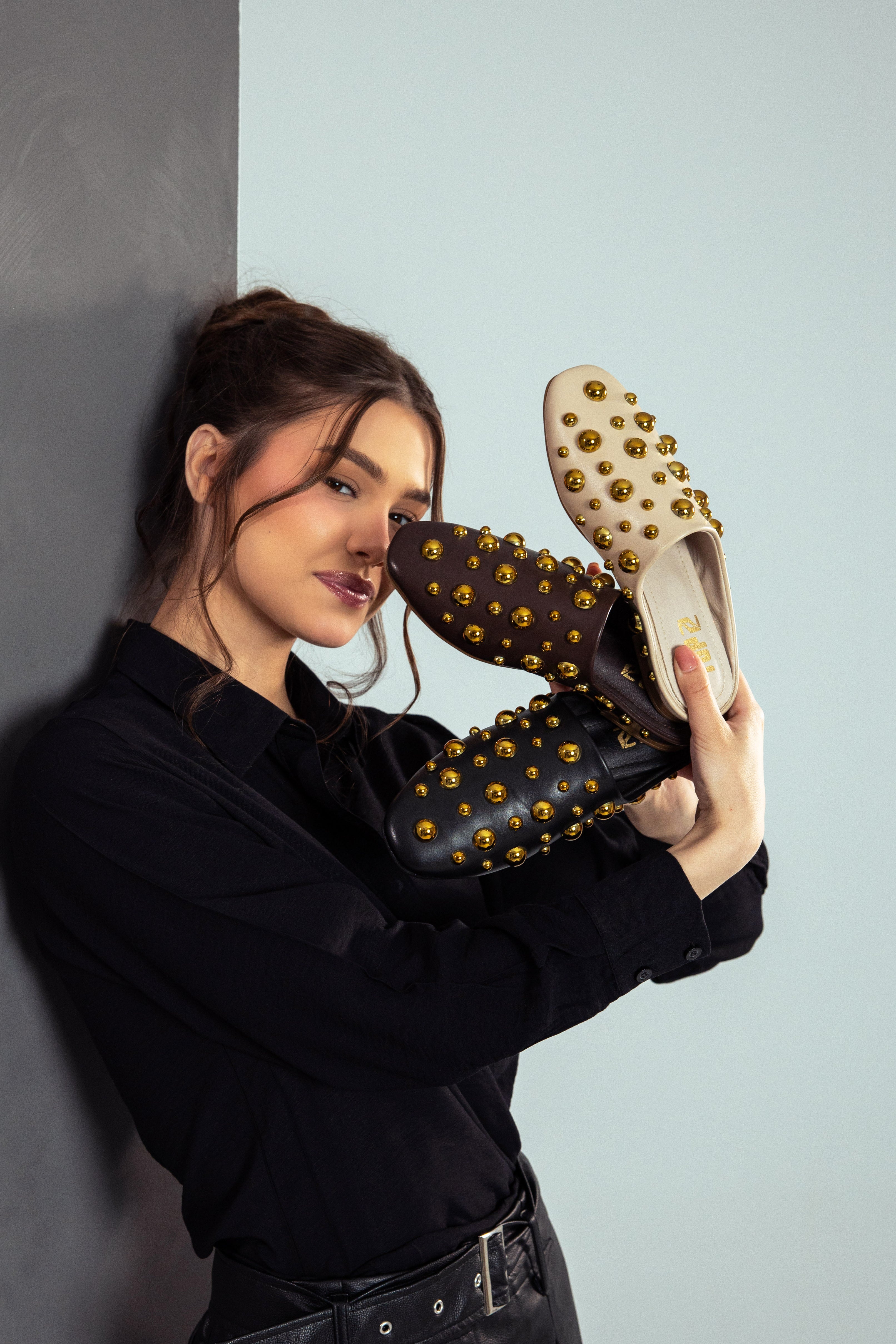 Spherical Hardware Flat Mules - Black