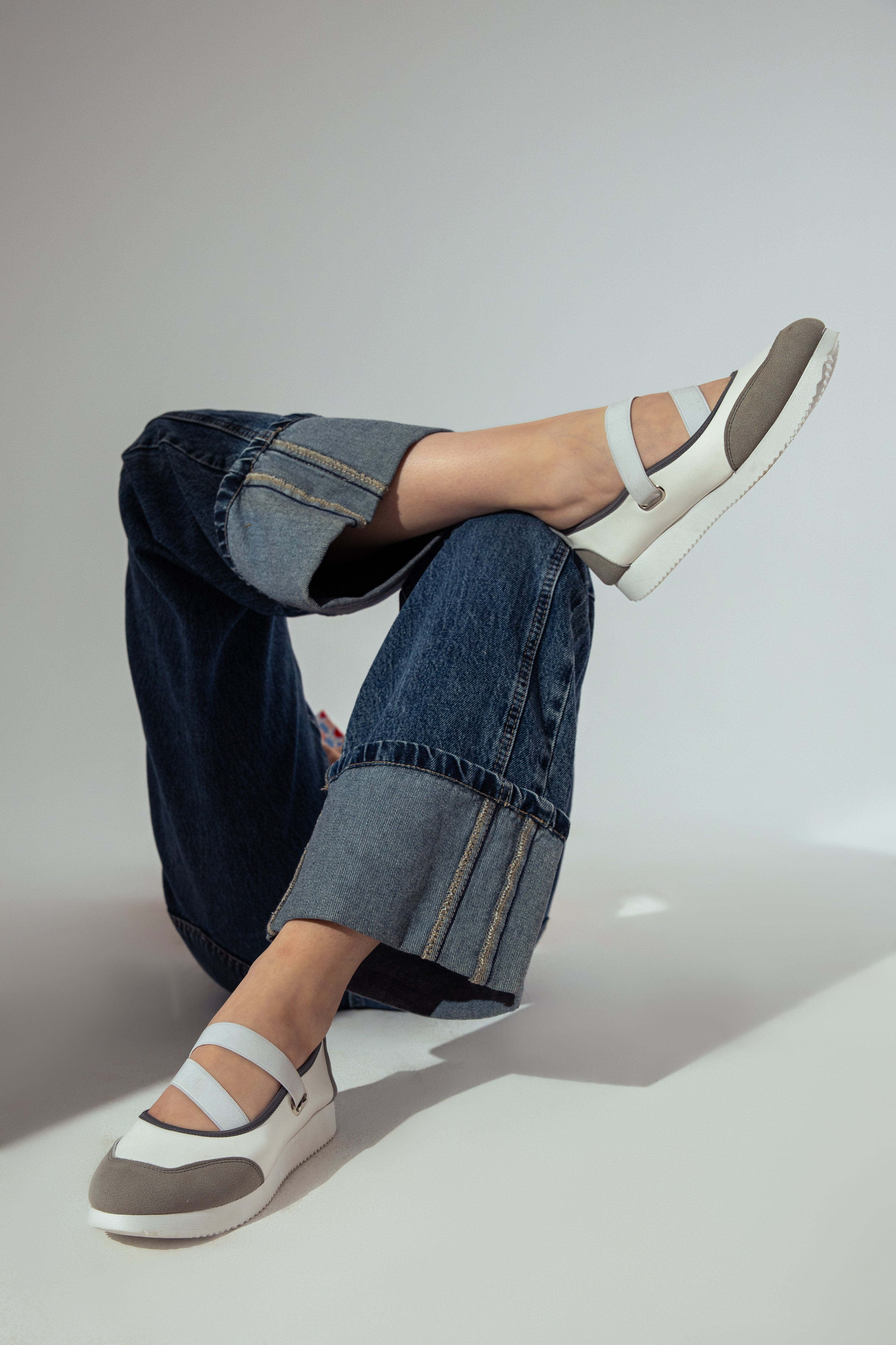 Criss-Cross Elastic Flats - White